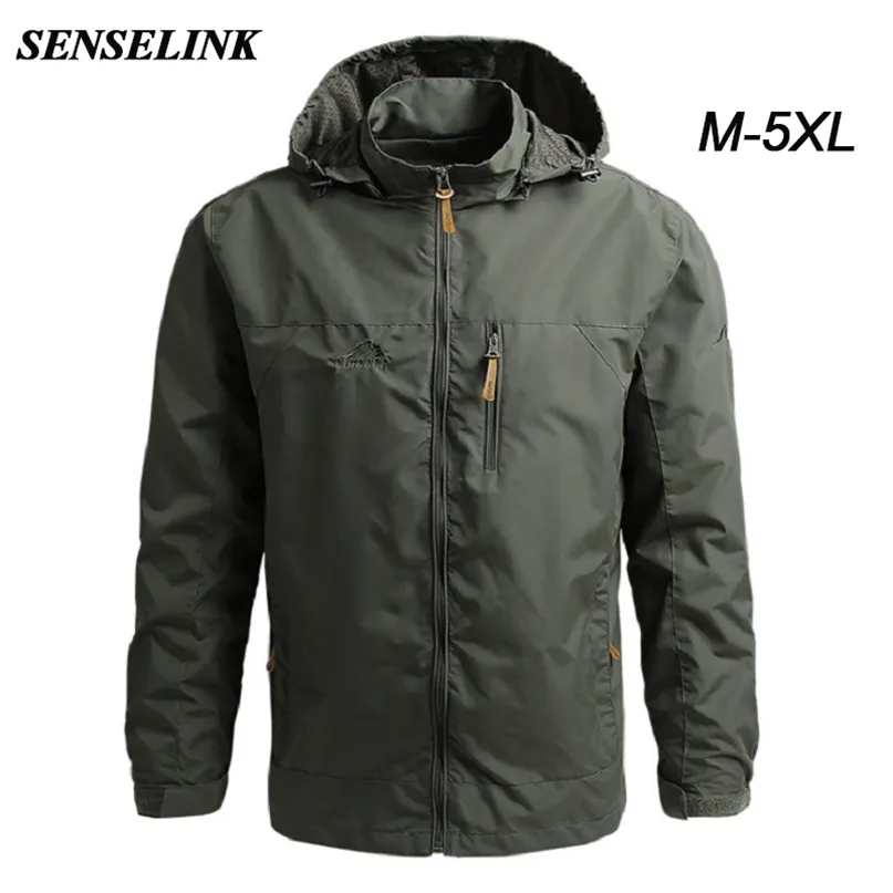 Men Outdoor Soft Shell Army Green Jacket Casual Loose Windproof Waterproof Sports Jacket Autumn Winter Plus Size Men Jacket 211025