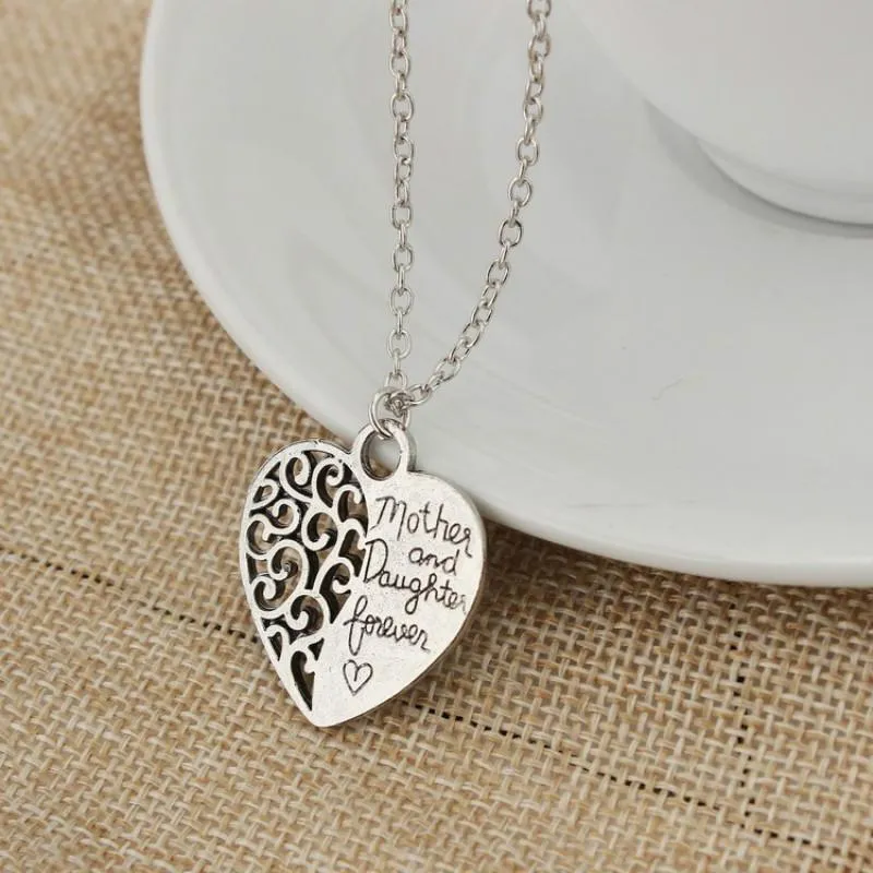 Pendentif Colliers Mère Et Fille Creux Coeur De Pêche Éternel Amour Collier Fête D'anniversaire Cadeau En Gros