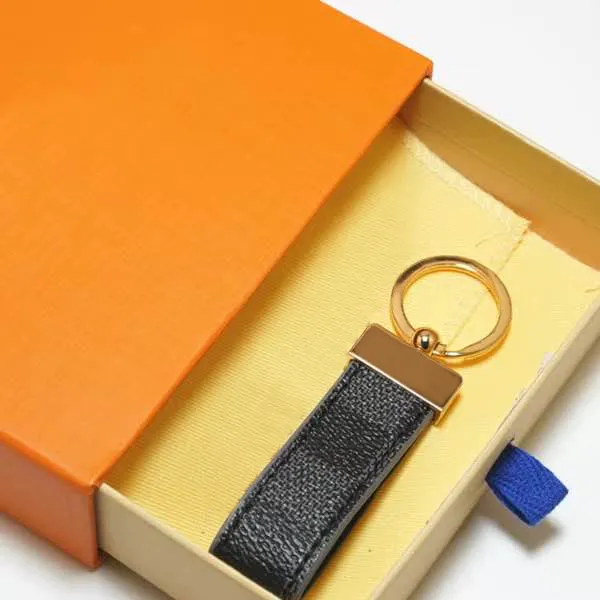 Luxury designer Keychain Buckle lovers Car key-ring Handmade Leather Designers Keychains Men Women Bag key rings Pendant Accessories 8 Color With box