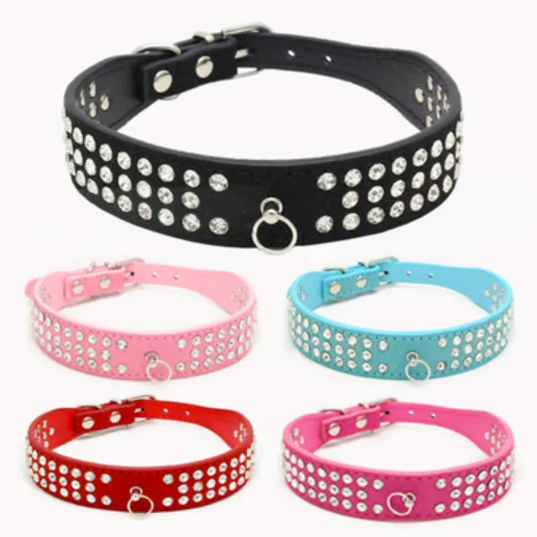 (Différentes couleurs mélangées) Colliers de chien en cuir suédé de marque 3 rangées de strass Collier de chien diamant pour animal de compagnie mignon 100% qualité 4 tailles disponibles RH0058