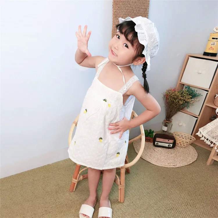 Девушки платья кружева ремешок обнимаются клубника лето 2021 дети бутик одежды корейский 1-4T детские брекеты платье с шляпой