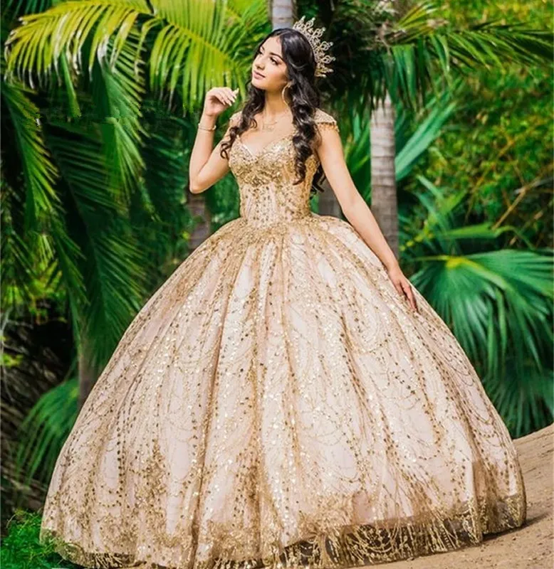 2022 Av Axel Quinceanera Klänningar Bollklänning Formell Prom Champagne Guld Lace Graduation Gowns Princess Sweet 15 16 Dress