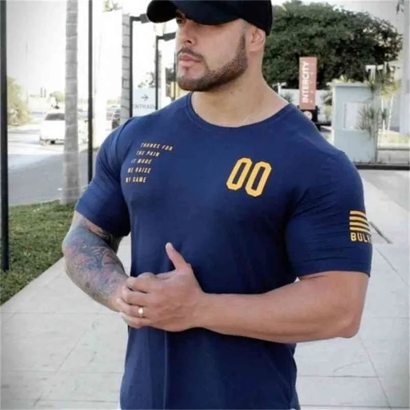 Vanliga kläder Fitness T Shirt Män O-Neckt-shirt Bomull Bodybuilding Tee Toppar Gym Tshirt Homme 210716