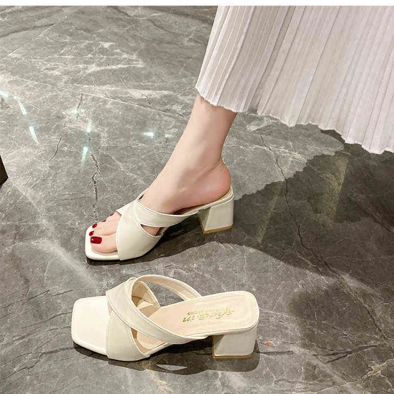 Comfortable And Unique Womens Flat Bottom Summer Sandals 2022