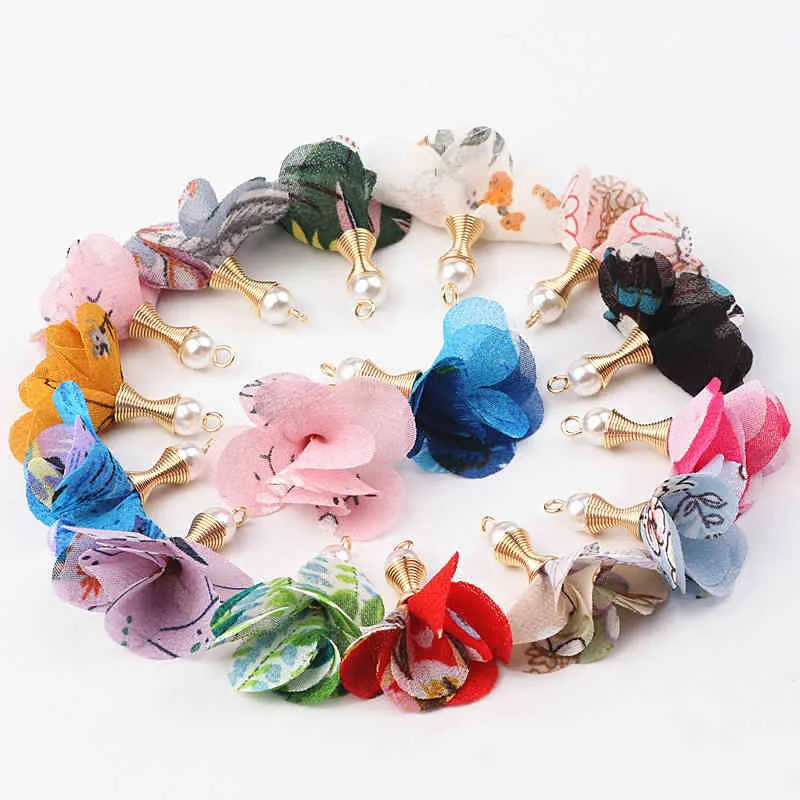 100 Stück Mix Design Tuch Blume Quaste Stoff Charms Anhänger Zubehör Quasten für Halskette Armband Herstellung Ohrring Zubehör