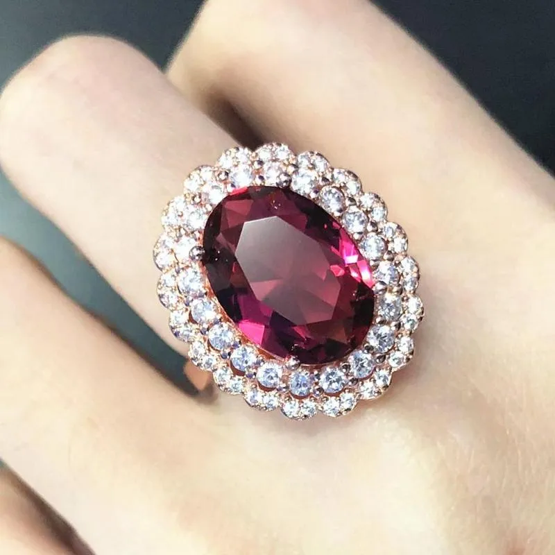 Cluster ringar stora röda kristall Ruby ädelstenar diamanter för kvinnor 18k Rose Gold Color Luxury Smycken Bijoux Bague Party Tillbehör Gåvor