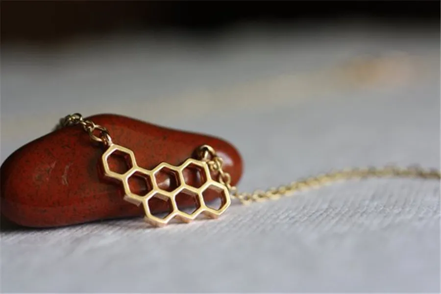 5PCS Gold Silver Honey Comb Bee Hive Necklace Cute Honeycomb Beehive Charm Pendant Chain Necklaces Hexagon Necklace