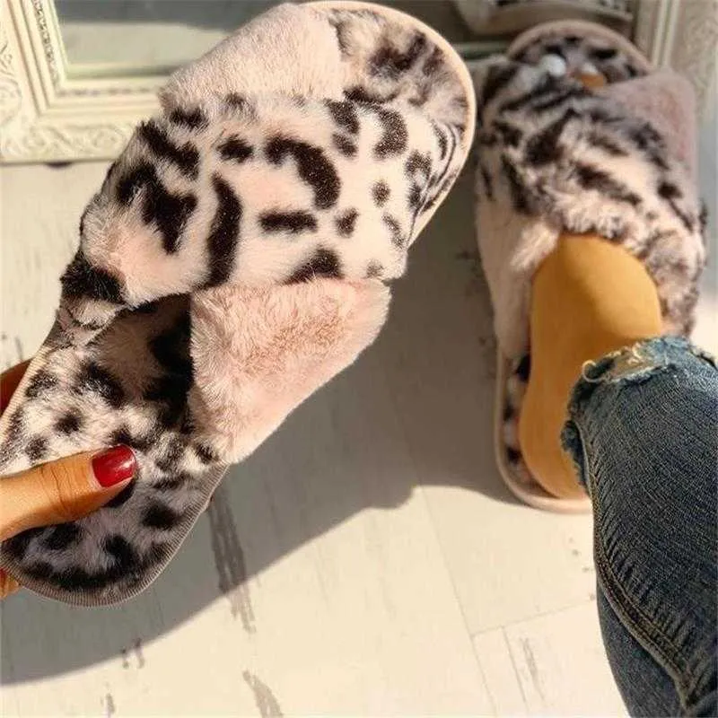 Mulheres inverno chinelo liso sexy leopardo home chinelos senhoras sapatos interior sapatos de pele quente deslizamento em slides feminino pelúcia mais tamanho dfv45 y0731