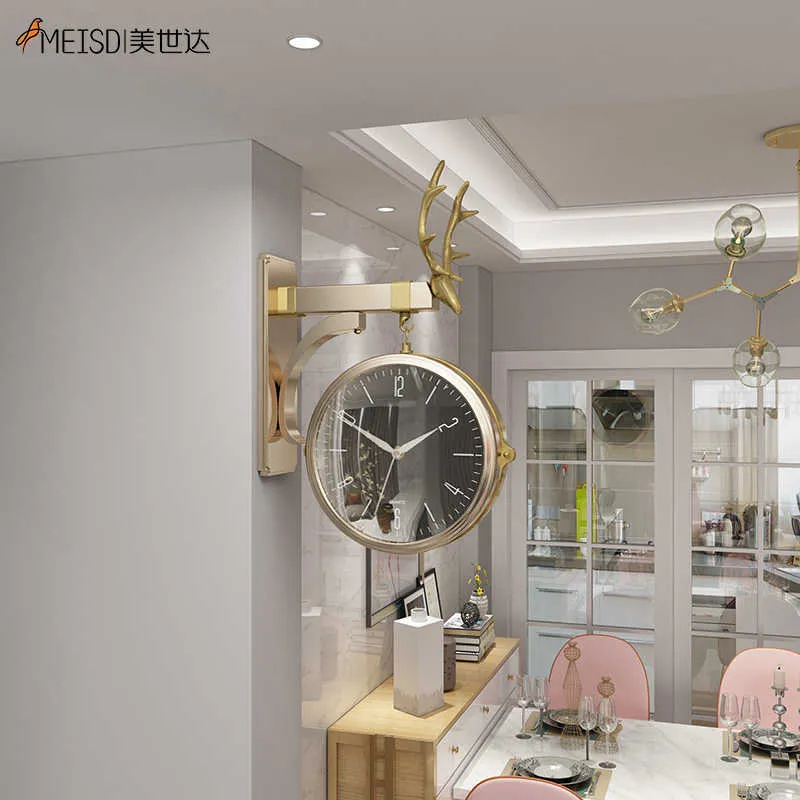 Horloge murale 3D de résine MEISD suspendue rétro double latérale rotation mur montre de cerf design décoration salon Horloge 210724