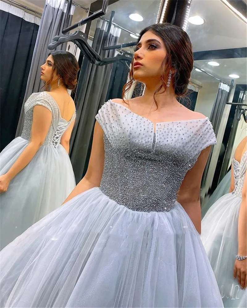 Vestidos con 2025 gorro