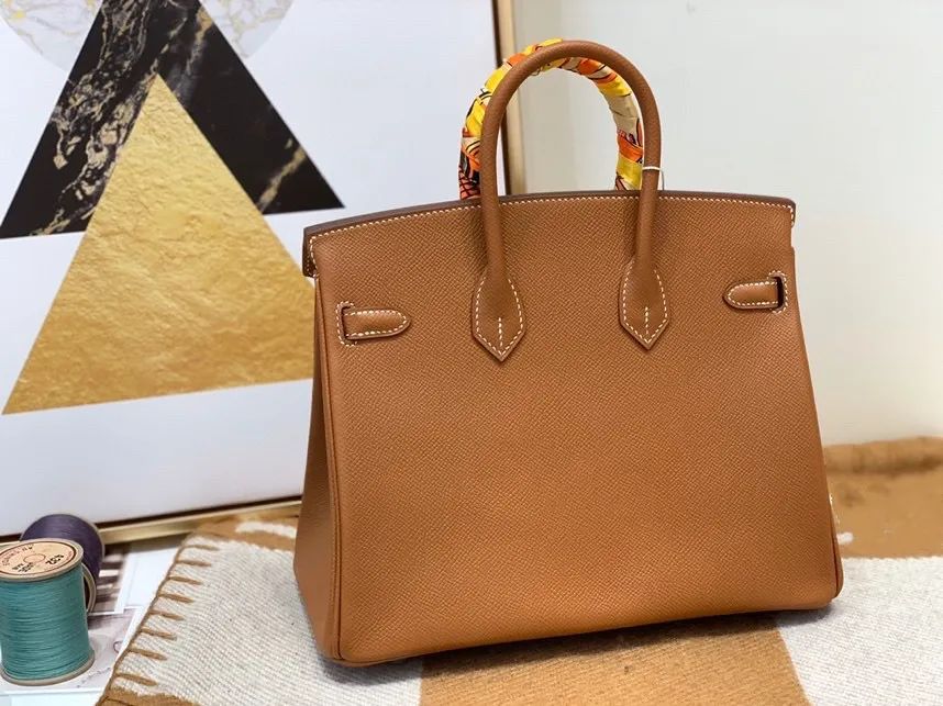 個人様購入可能 Wholesaleハーフメイドepsomレザーブラウンデザイナーハンドバッグ25cm ワックススレッド ゴールドとシルバーハードウェアの 両方 速い配達 緋色おこぼ大人用 バッグ スーツケース 付属品 ファッションバッグ Viskasprekybai Lt