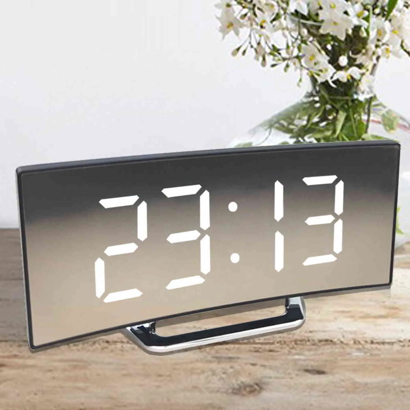 Digital Alarm Clock Desk Table Clock Curved LED Screen Alarm Clocks For Kid Bedroom Temperature Snooze Function Home Decor Watch 211111