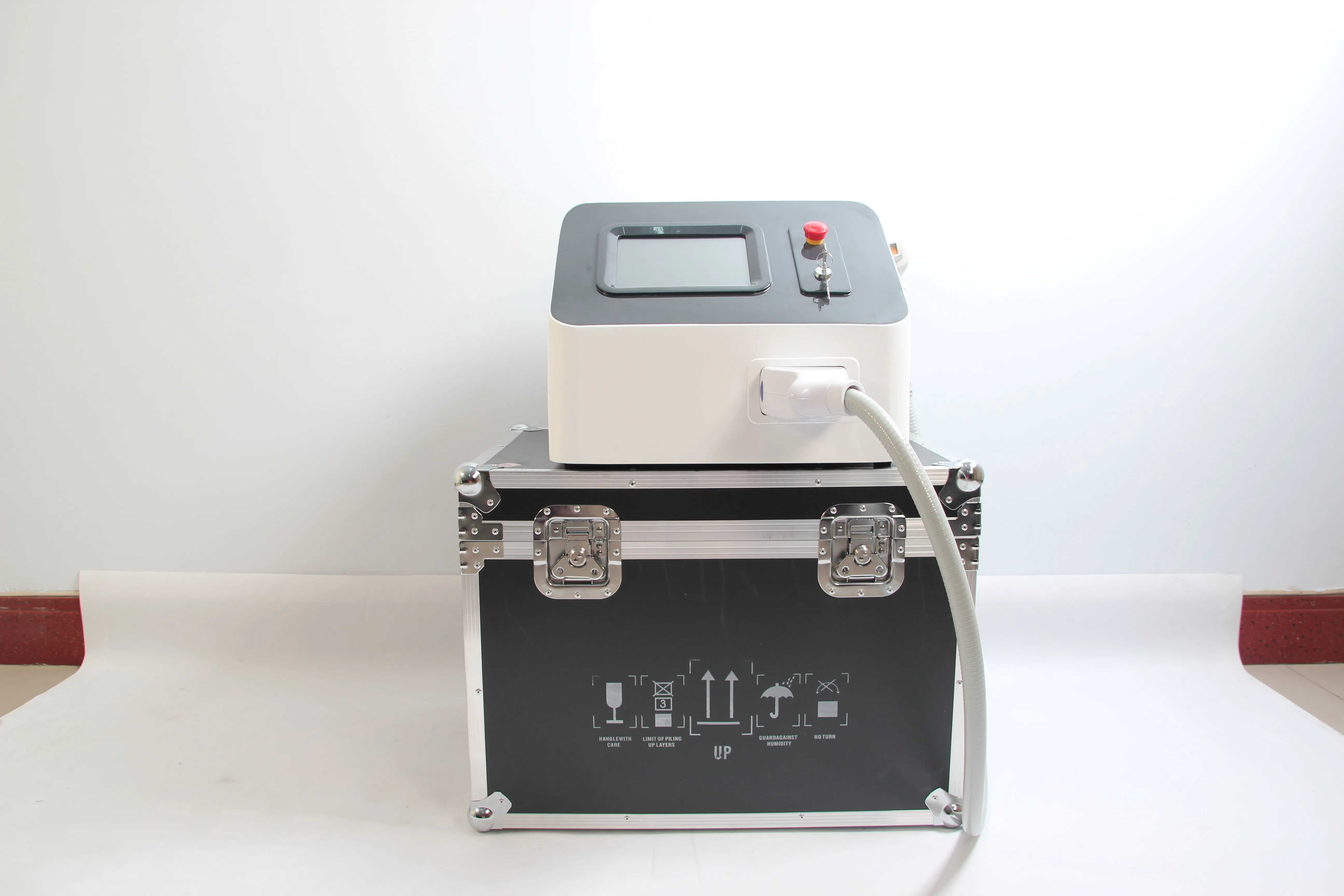 High-Power Permanent Laser Hair Removal Machine For Salon 3 Wavelength 755 808 1064 nm Portable Diode Laser Painless NEW Style with Factory Price and Good Quality