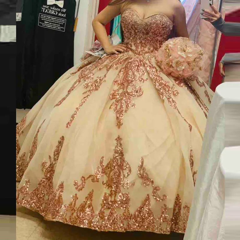 Ballkleid-Quinceanera-Kleider mit roségoldenen Applikationen, herzförmiger Herzausschnitt, kurze Ärmel, Schnürung am Rücken, Übergröße, Abschlusskleid für Mädchen, Abschlussballkleider