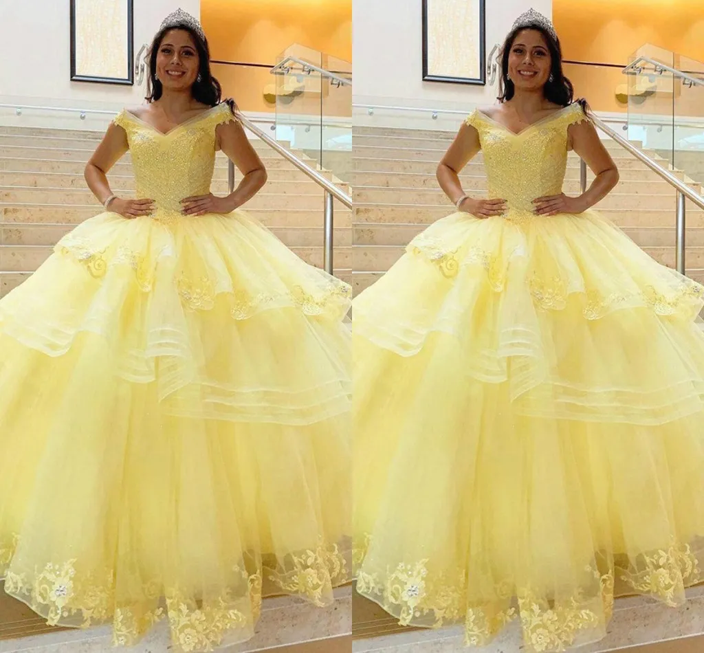 2022 Fashion Yellow Quinceanera Dresses Off Shoulder Ball Gown Prom Lace Tulle Pleated Applique Beaded Princess Tiered Sweet 16 Dress Formal