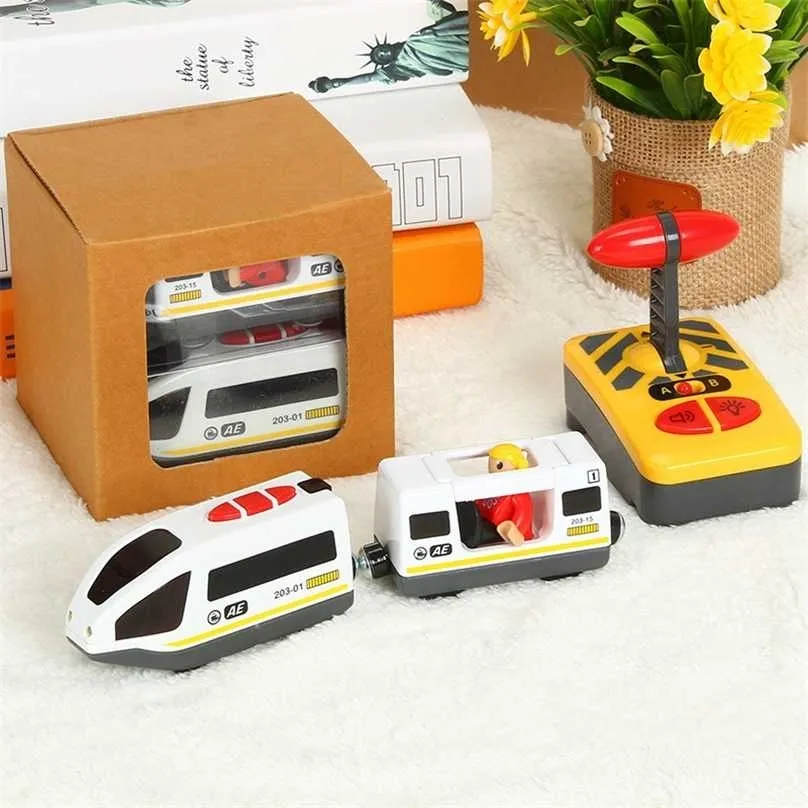 RC Electric Train Set Toys for Kids Car Diecast Slot Toy Fit Standard Wooden Track Railway Battery Christmas Trem 211102