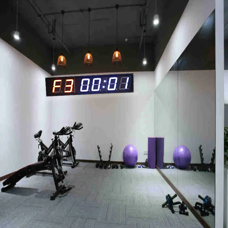 Hochwertige Gym Anti-Glare-Linse Indoor-Digital-Fernbedienung Display Timer LED-Uhr Aluminiumrahmen langlebig Großhandel