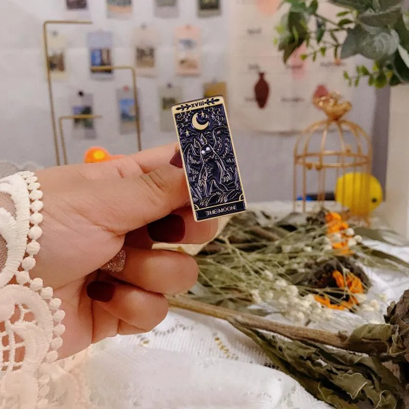 Булавки, Броши Таро Карты Эмаль Эмаль Pin Солнцем Луна Грим Жнец.