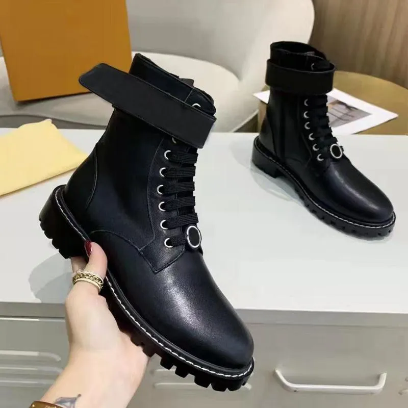 Top quality Autumn winter Martin boots woman Flat bottom Travel lace-up sneaker 100% leather lady letter ankle boot Soft cowhide women designer shoes Large size 35-41