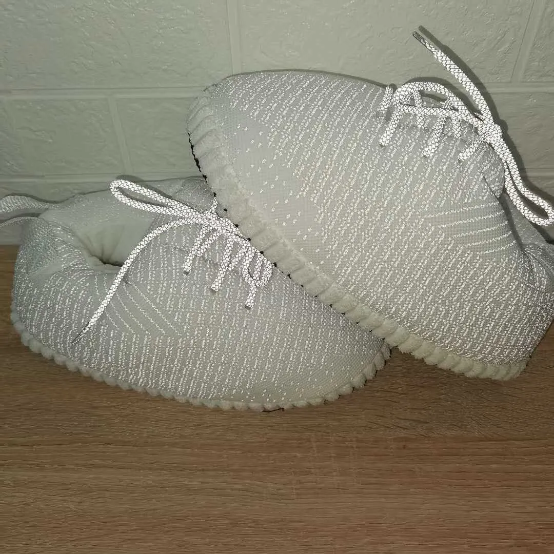 Señoras sales en zapatillas