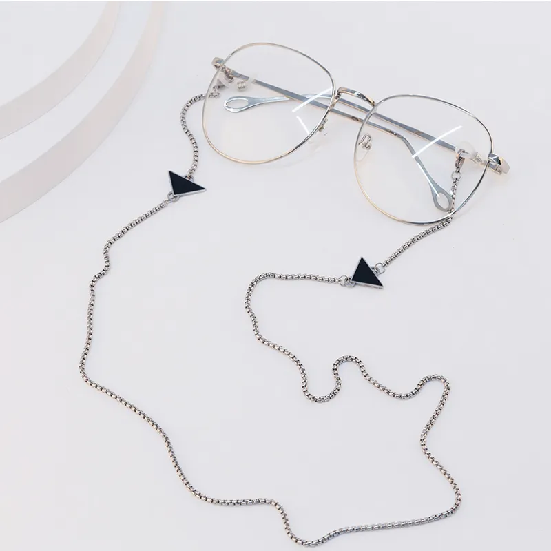 Mode moderne Design lettre lunettes de soleil chaîne femmes Triangle lettres masque écouteurs chaînes accessoires de haute qualité