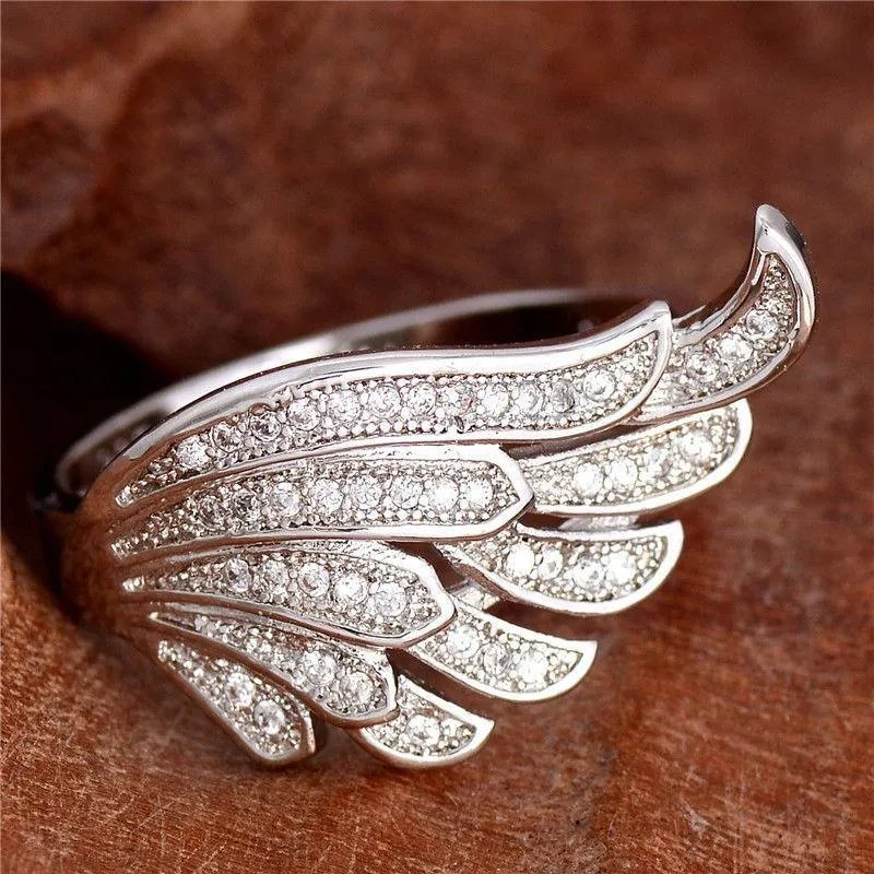 Obrączki ślubne Moda Kobiety Piękny Angel Wing Ring Vintage Biżuteria przesadzony Srebrny Palec Cyrkon Dla Kobiet Kochanka