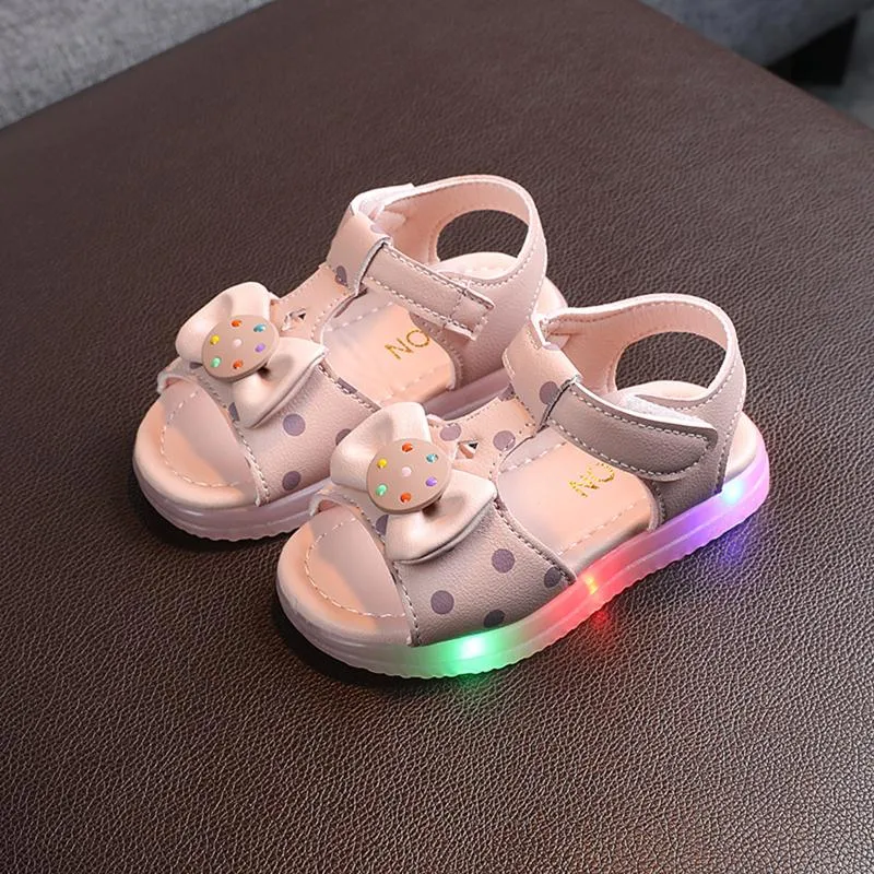 Sandaler Summer Bow Children Shoes Girls Led Baby Korean Party Princess Soft Beach Solid för 2-8 år gammal