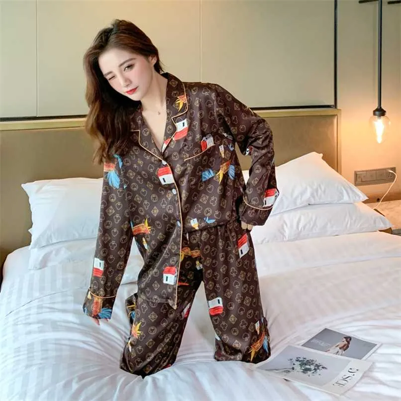 Autumn Women's pajamas set Poker Pattern Sleepwear Brown Color Long-sleeved Silk Like Nightie Luxury Home Clothes Nightwear Set 211028