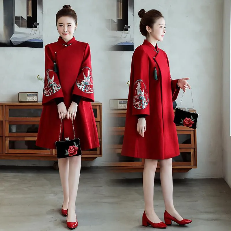 Abbigliamento etnico ricamo qipao da donna stile vintage plus size cinese abito moderno migliora la tuta tangsam femminile ispessuata 5xl hanfu