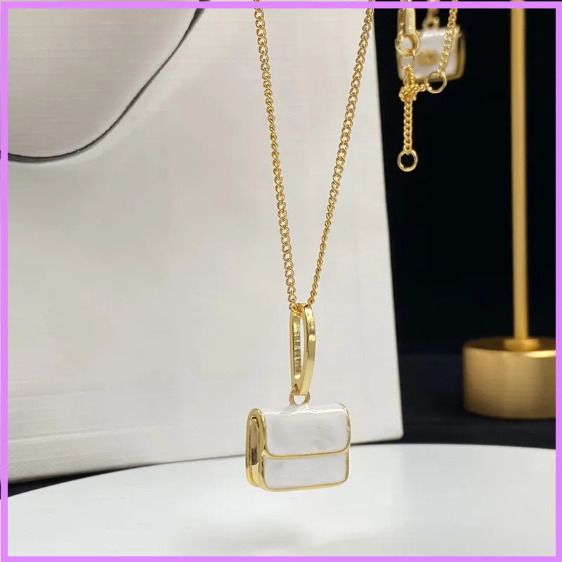 Women Street Fashion Necklaces Designer Earrings Shoulder Bags Ladies Gold For Party Wedding Ear Studs Jewelry Pendant Chain Nice D2111256F