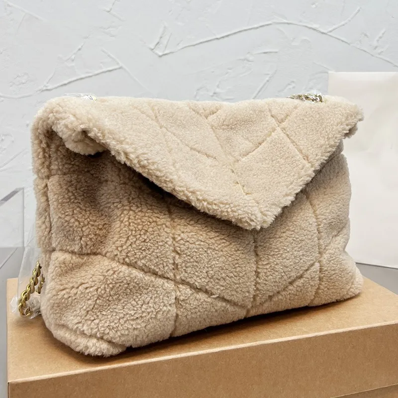 Quilted Messenger Bag Sherpa Fur Handbag Purse Teddy Plush Crossbody Shoulder Bags Genuine Leather Fashion Letter Gold Chain Flap Puffer Handbags