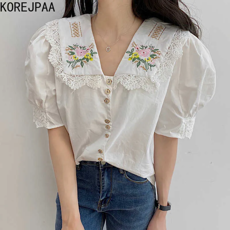 Korejpaa femmes chemise été coréen rétro doux broderie fleur dentelle couture revers simple boutonnage manches bouffantes Blouses 210526