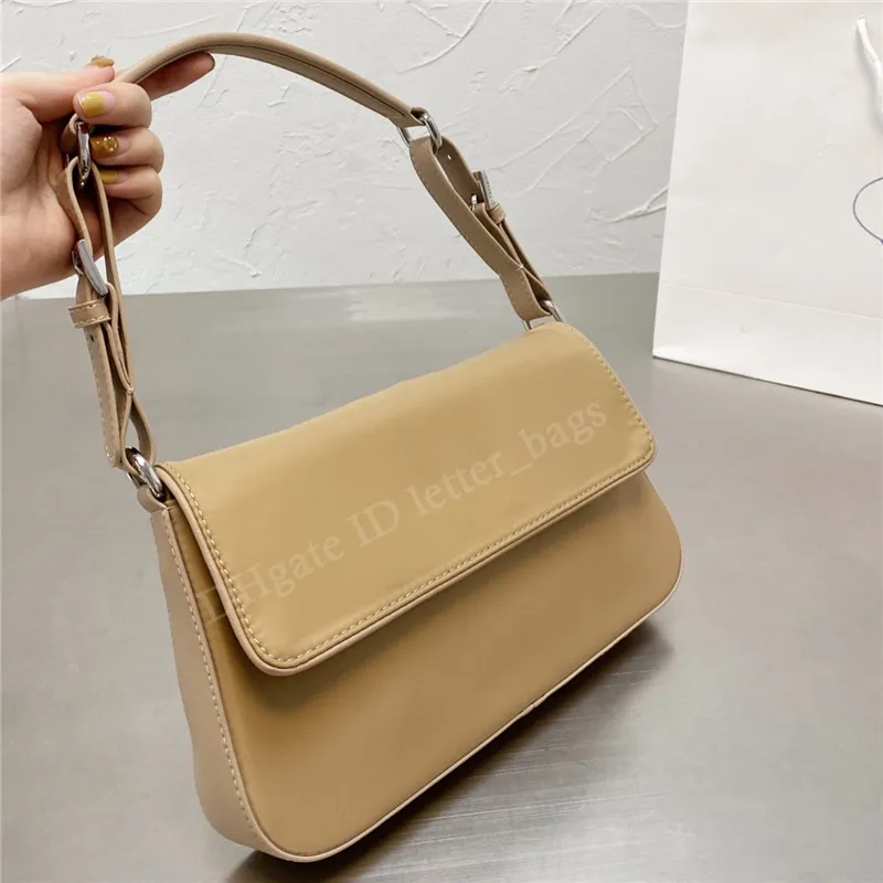 Nylon plånböcker Flap Square Axel Crossbody Bag Pures Totes Clutch Triangle Brev Ryggsäck Handväskor Tote 2021 Kvinnor Väskor Luxurys Designers Handväska Purse Plånbok