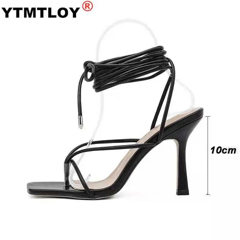 Летние женщины сандалии узкая полоса винтажные квадратные пальцы высокие каблуки крест ремень стринги V формы дизайн обувь прозрачный хрустальный каблук Y0714