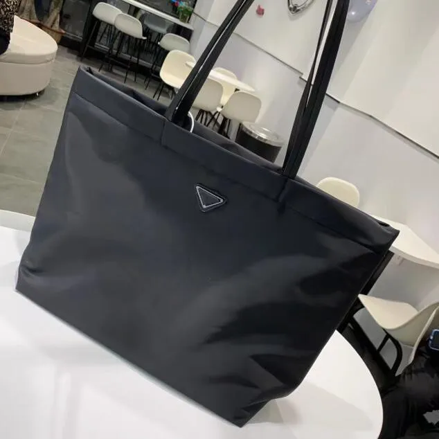 2021 Paris Lady Brand shopping bag Black nylon canvas handbag Women Fashion bags Casual Clutch Wallets