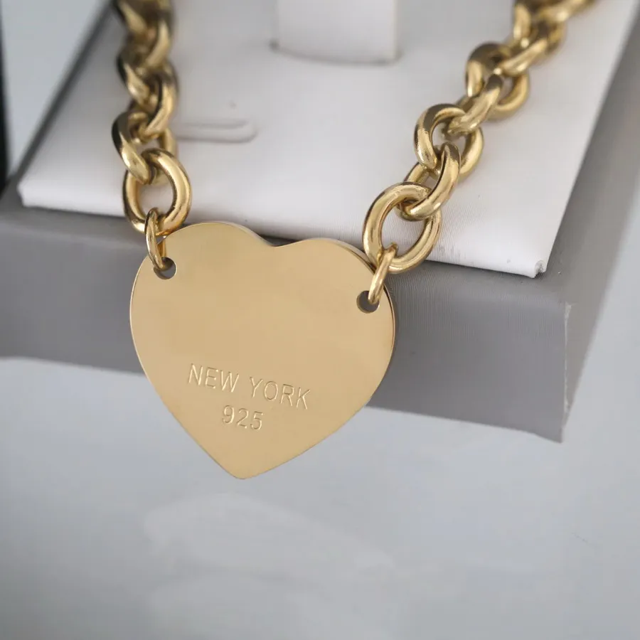 Europe America Fashion Style Lady Women Titanium steel 18K Gold Thick Chain Necklace With Engraved T Letter Heart Pendant198D