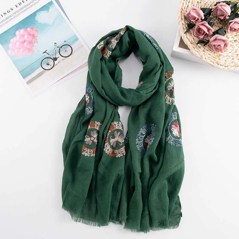 New embroider scarf Muslim hijab scarves sweet floral soft plain shawl soft foulard viscose cotton soft winter wrap shawls Q0828