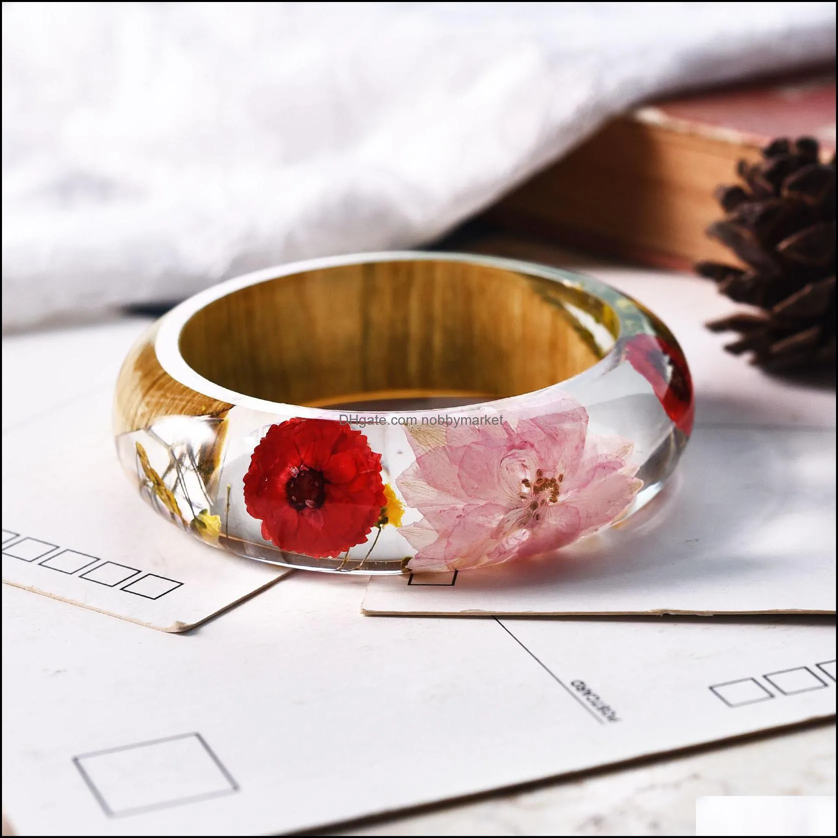 New Handmade Resin Bangle Bracelet with Real Wood Purple Dried Flower Bohemia Style Bangle Christmas Gift 210408