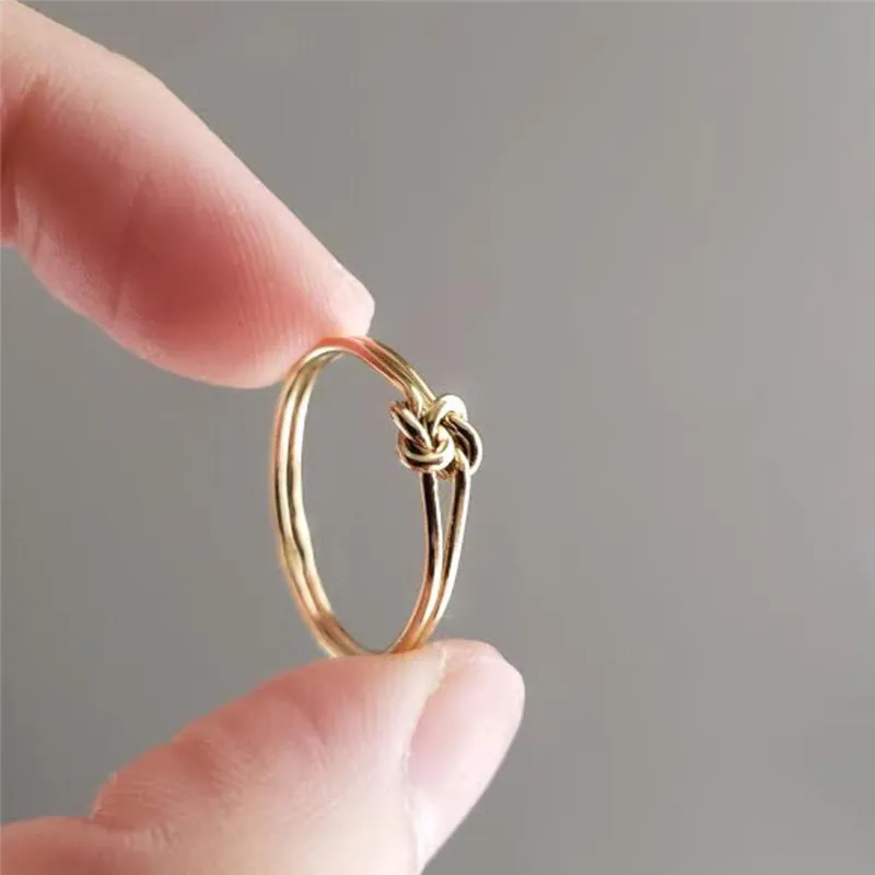 Knot Ring14K Złoto Wypełnione Kleckle Biżuteria Anillos Mujer Minimalistic Sacking Czeski Kobiety
