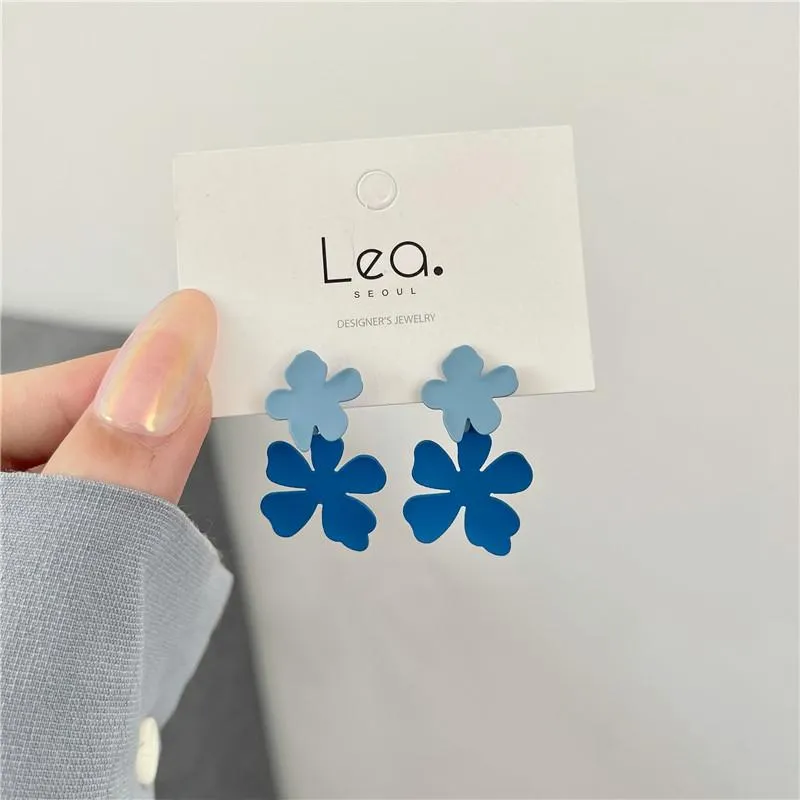 Stud Blue Flowers oorbellen Temperament is gecontracteerd Fashionable Joker Elegant en Retro Geometric Girl Gift 2021