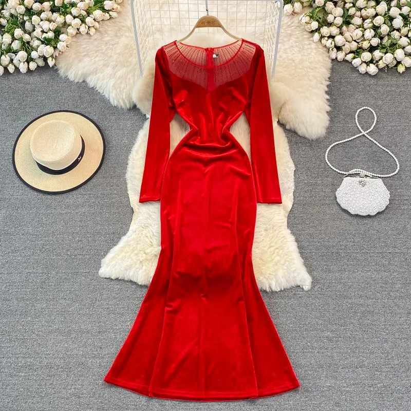 Dorywczo sukienki Jesień Zima Kobiety Czarny / Niebieski / Czerwony Velvet Party Długa Dress Elegancka Mesh Patchwork Rękaw Wysoka talia Mermaid Szata