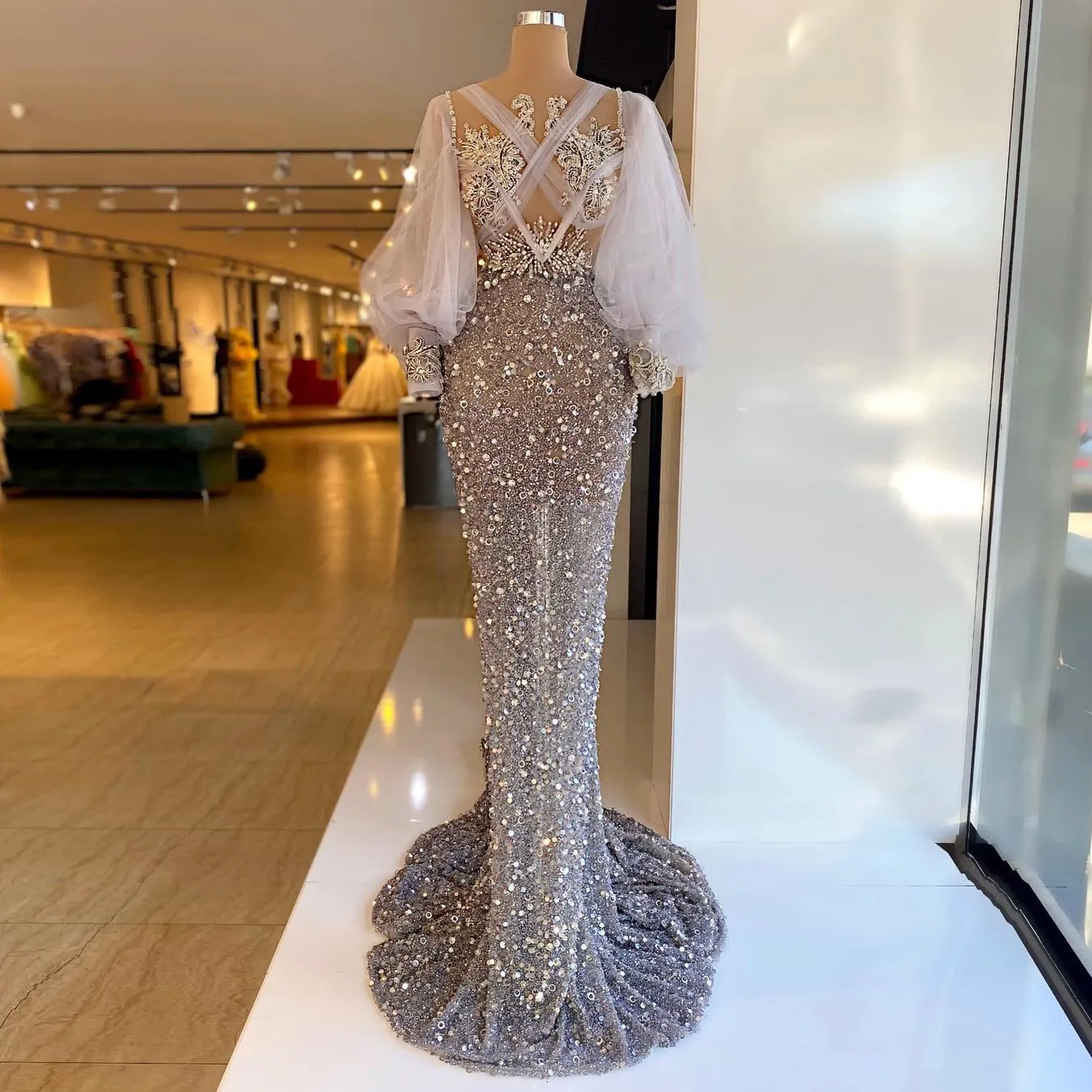 Crystal Mermaid Prom Dresses z Tulle Cekiny Frezowanie Suknia Wieczorowa Custom Made Puffy Długie Rękawy Glitter Celebrity Party Suknia