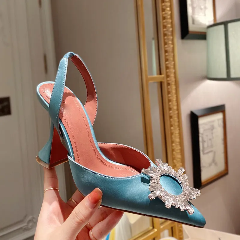 Pointed shop sole sandals