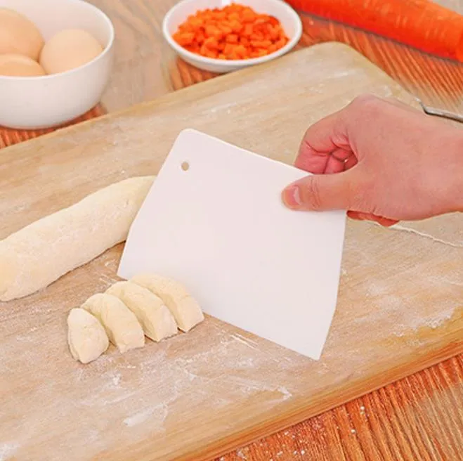 Ferramentas Trapezoidal Raspador de Plástico de Grau Alimentício Faça Você Mesmo Faca de Manteiga Massa de Bolo Cortador de Pastelaria Utensílios de Cozinha