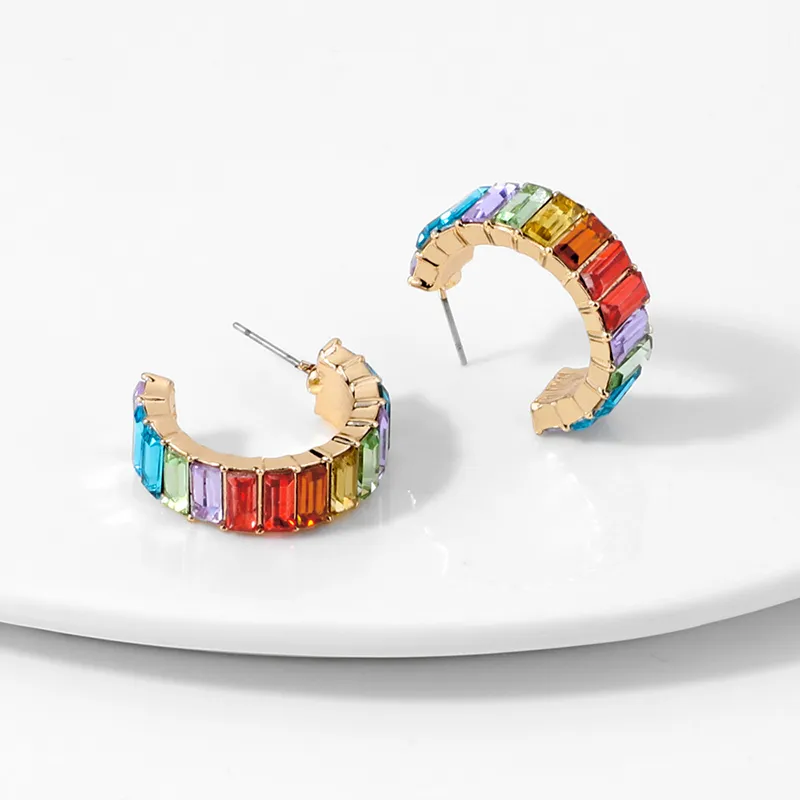 Orecchini con diamanti in vetro multicolore alla moda Orecchini femminili semplici a forma di C a forma di C con orecchini a forma di arcobaleno