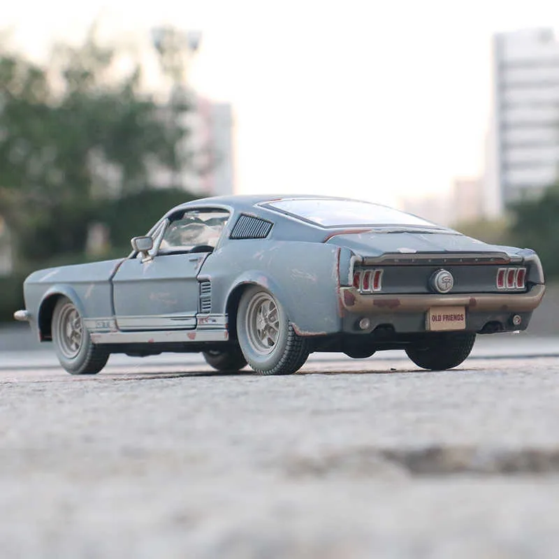 DIECAST 1 24 FORD MUSTANG GT MODIFIED 1967 오래된 시뮬레이션 합금 자동차 모델 선물 선물 디스플레이 미니 장난감 장식품 기념품 281D