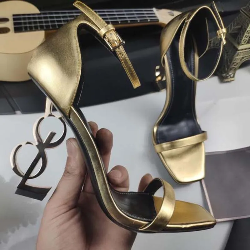 2022 New Fashion Ladies High Heels Sapatos de vestido requintados e confortáveis ​​Strap mulheres letras altas botas curtas Botas de couro Tamanho 35-42