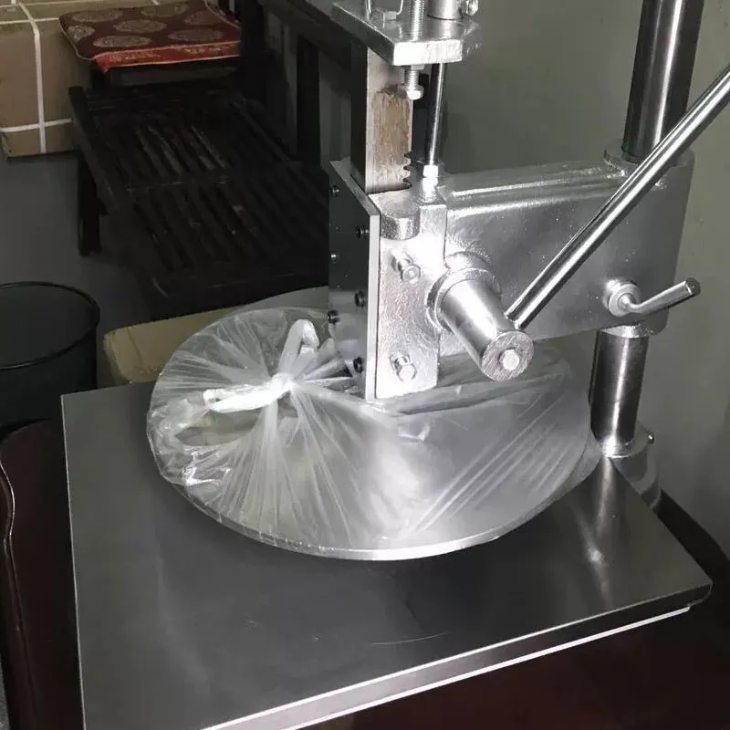 En acier inoxydable Laminoir Pizza Machine électrique - Chine Pâte à pizza  laminoir, Laminoir Pizza machine machine machine