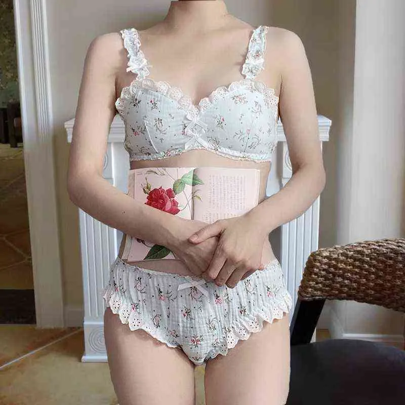 Kawaii Seamless Lingerie Set With Floral Cotton Lace Strapless Bra And  Panty Briefs For Women And Girls NXY Sexy Ruffles Lounge Underwear Style  1202 From Adultmasturbators, $61.91