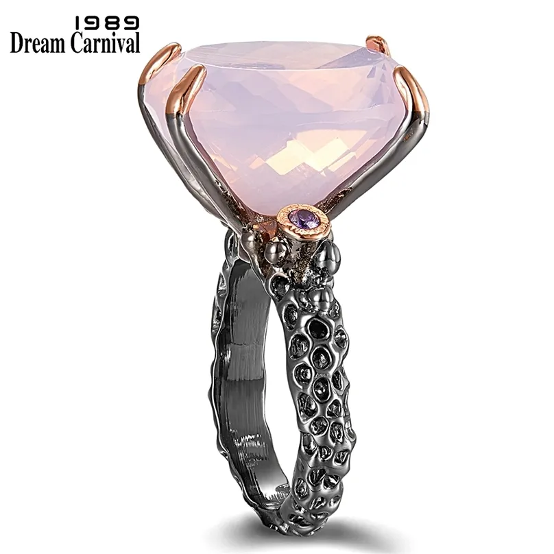 DreamCarnival1989 Großer Solitär-Ehering mit strahlendem Zirkonia für Frauen, rosa CZ, schräges Design, geneigtes Dating-Geschenk WA11702 211217